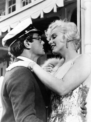 Manche mögen's heiß (mit Marilyn Monroe, Tony Curtis und Jack Lemmon) Manche mögen's heiß (mit Marilyn Monroe, Tony Curtis und Jack Lemmon)