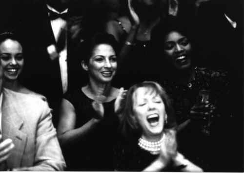 http://www.cineclub.de/images/2000/music_of_my_heart_3.jpg
