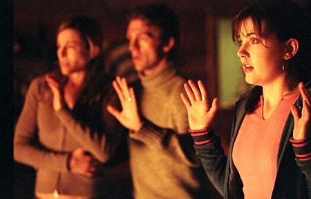 Dark Hours mit Kate Greenhouse und Aidan Devine
