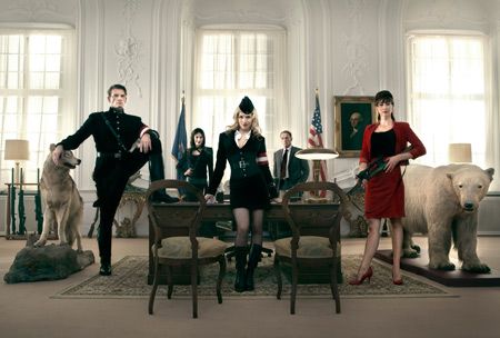 Iron Sky (Wir kommen in Frieden!) Iron Sky (Wir kommen in Frieden!)