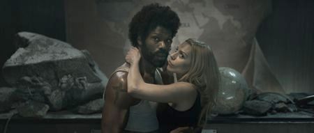 Iron Sky (Wir kommen in Frieden!) Iron Sky (Wir kommen in Frieden!)
