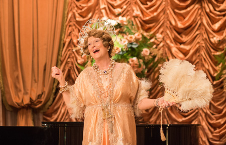 Florence Foster Jenkins (mit Meryl Streep, Hugh Grant und Simon Helberg)