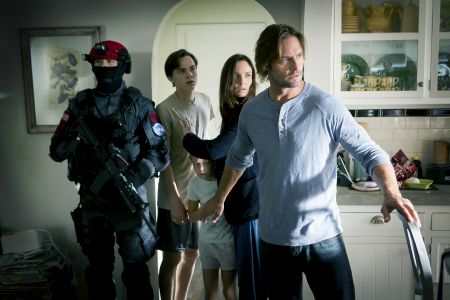 Colony (US-TV-Serie von 2016 bis 2018)