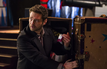 Private Eyes (mit Jason Priestley und Cindy Sampson) Private Eyes (mit Jason Priestley und Cindy Sampson)