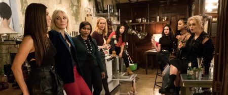 Ocean's Eight (mit Sandra Bullock und Anne Hathaway)