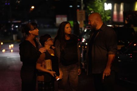 Guns Up (mit Kevin James & Christina Ricci)