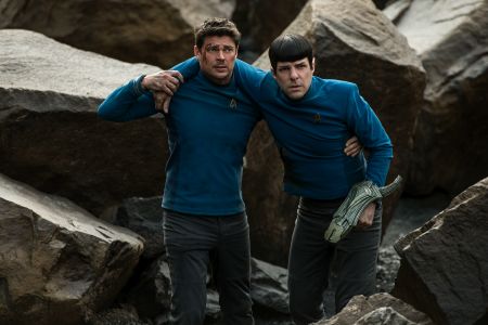 Star Trek Beyond (mit Chris Pine und Anton Yelchin)