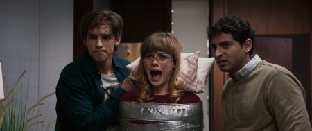 Office Uprising (mit Brenton Thwaites)