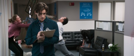 Office Uprising (mit Brenton Thwaites)