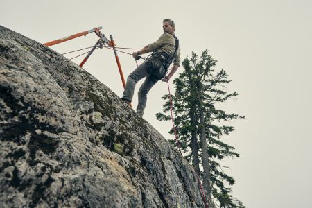 Untamed (mit Eric Bana und Lily Santiago)