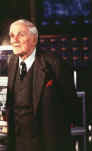 Q: Desmond Llewelyn (aus "007 - Die Welt ist nicht genug")